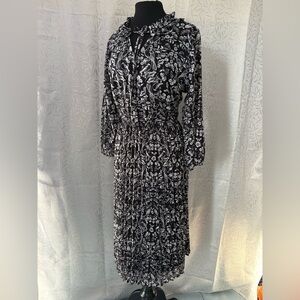Croft & Barrow Black and White Floral Long Sleeve Dress